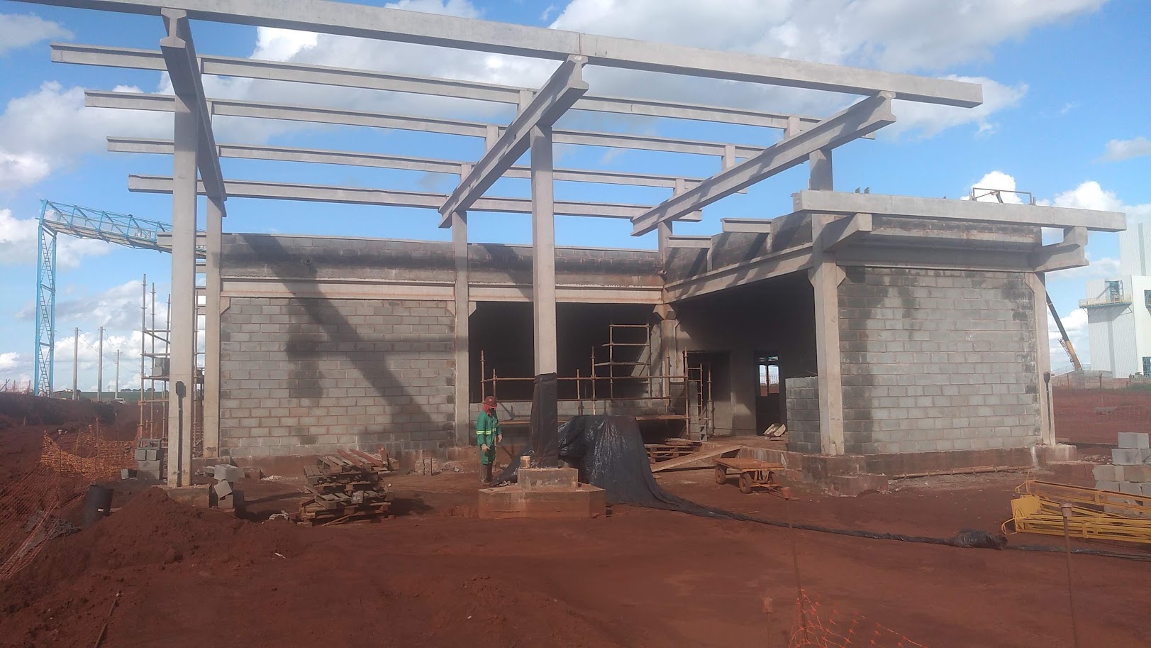 Estrutura pré-moldada de concreto para galpão industrial em Minas Gerais