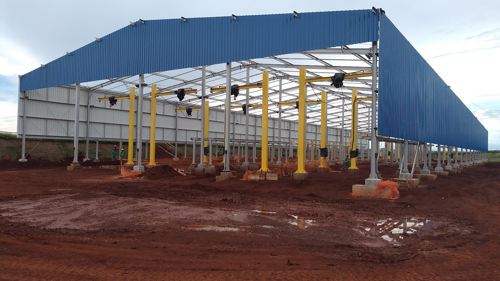 Galp&otilde;es e constru&ccedil;&atilde;o industrial em Uberl&acirc;ndia pela Zarvex Engenharia